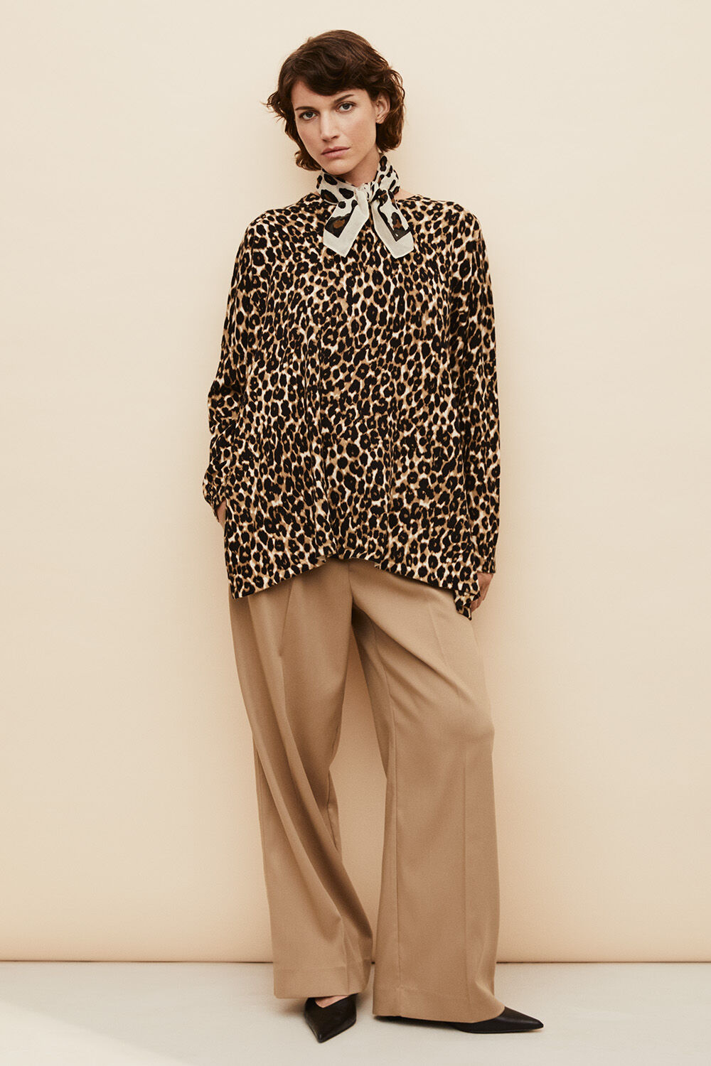 Alvienne Scarf - Fog, Feluci Jumper - Incense, Padmavati Trousers - Petrified Oak